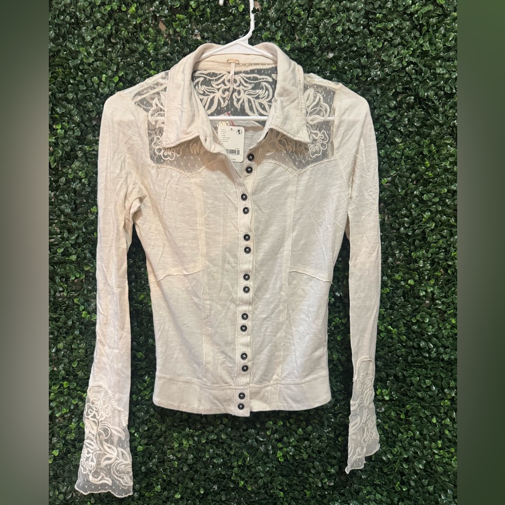 FREE PEOPLE Rosebud Cuff TOP/BLOUSE - Picture 5 of 15